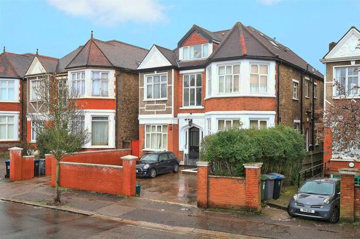 2 Bedroom Flat To Rent In Mapesbury Road, Willesden, NW2