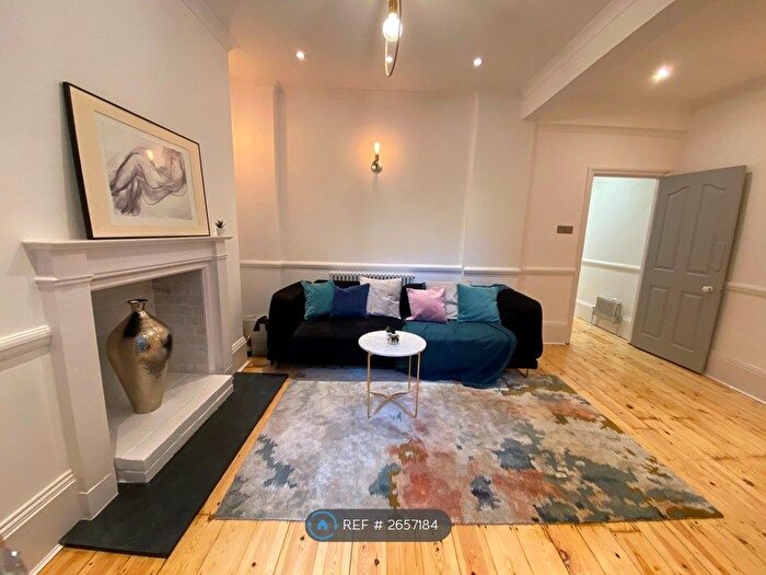 2 Bedroom Flat To Rent In Overstone Road, London, W6