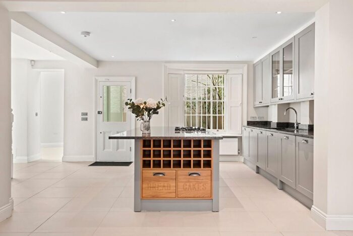 4 Bedroom End Terrace House To Rent In Chalcot Crescent, Primrose Hill, NW1