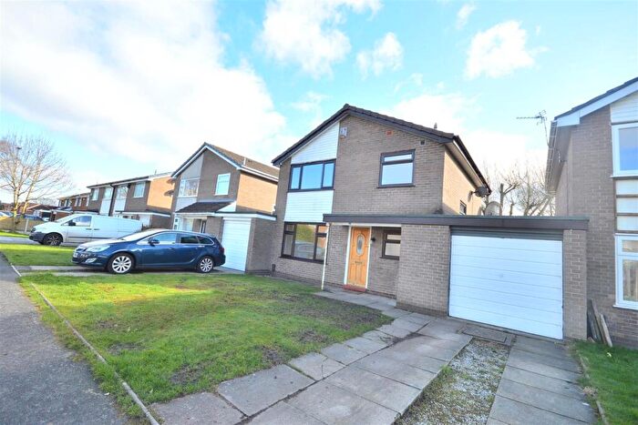 3 Bedroom Link Detached House To Rent In Elmwood, Sale, M33
