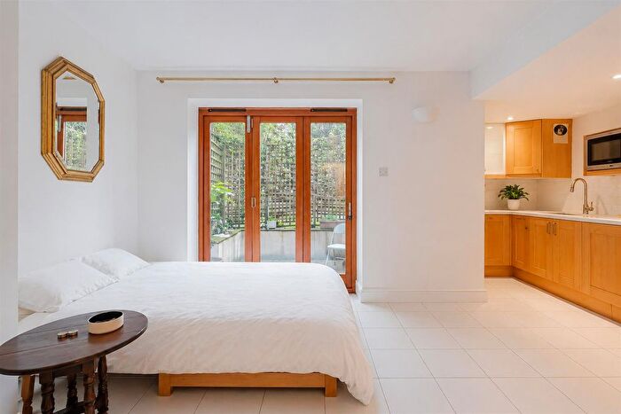 1 Bedroom Flat For Sale In Newington Green Road, N1