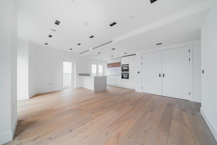 2 Bedroom Flat To Rent In Keybridge Tower, Keybridge Tower, South Lambeth Rd, SW8