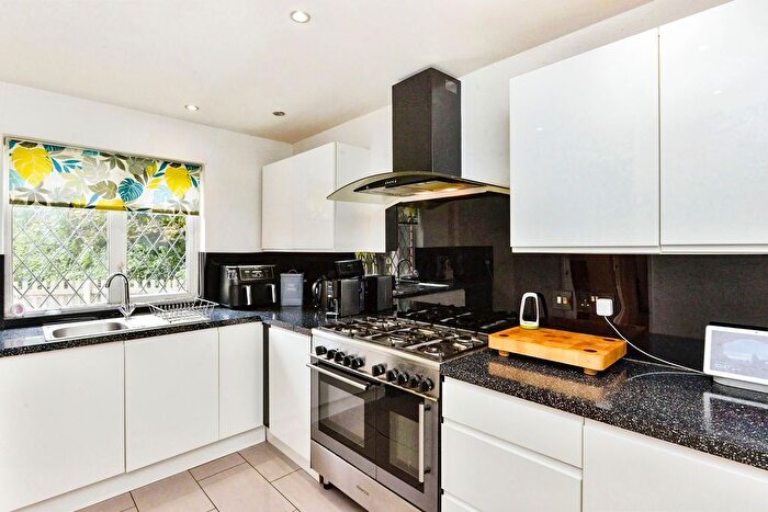 3 Bedroom End Of Terrace House For Sale In Nicholas Mead, Great Linford, Milton Keynes, MK14