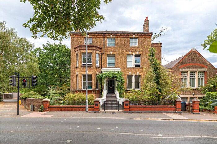 1 Bedroom Apartment For Sale In Upper Brighton Road, London, KT6