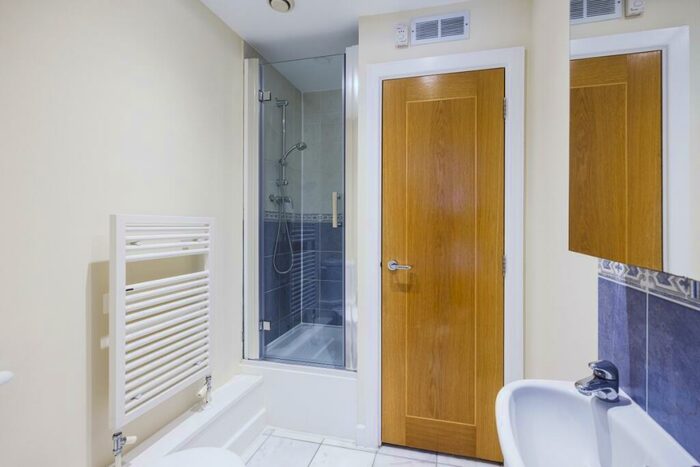2 Bedroom Apartment To Rent In High Timber Street London, EC4V