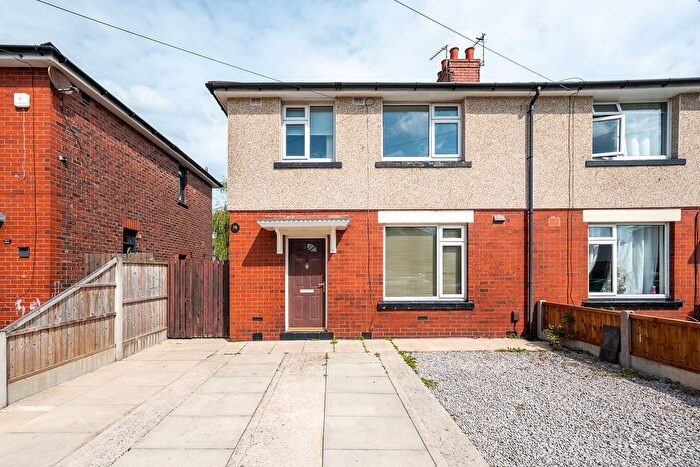 3 Bedroom Semi-detached House For Sale In Greenfield Avenue, WN2