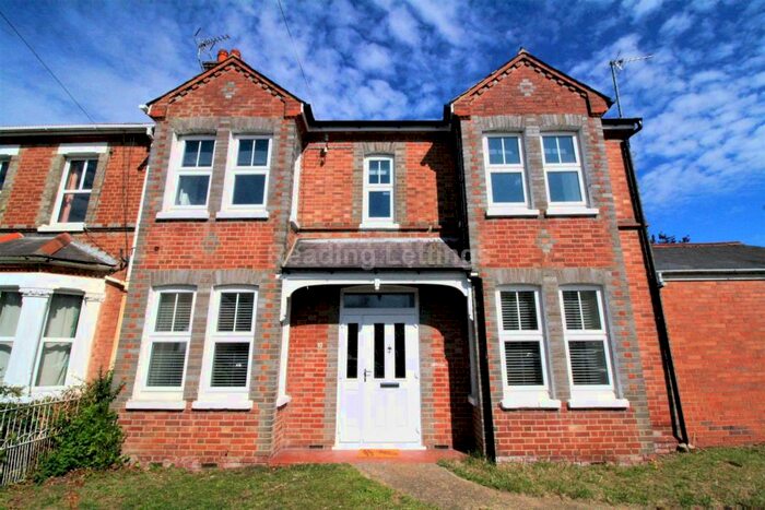 8 Bedroom Semi-Detached House To Rent In Holmes Road, Reading, RG6