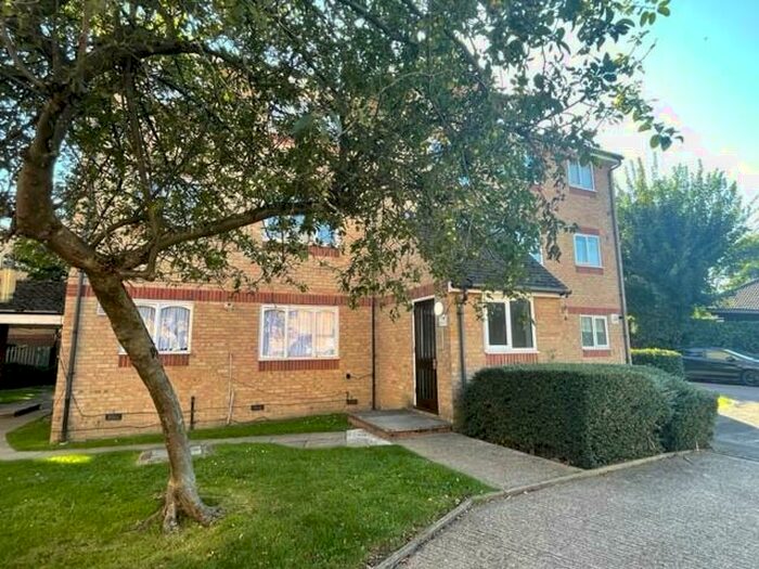 1 Bedroom Flat To Rent In Barbot Close, Edmonton, London, N9