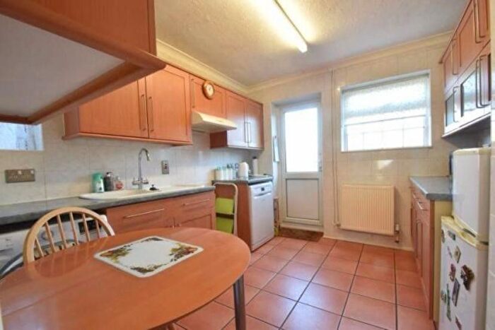 3 Bedroom End Of Terrace House To Rent In Garretts Mead, Luton, LU2