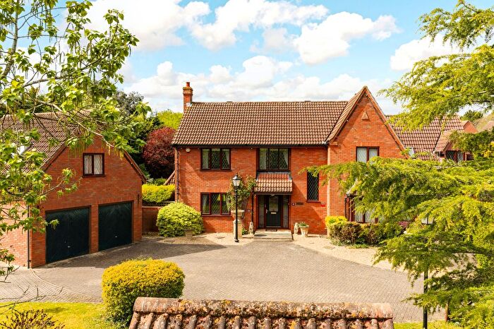 6 Bedroom Detached House For Sale In Newport Road, Woolstone, MK15