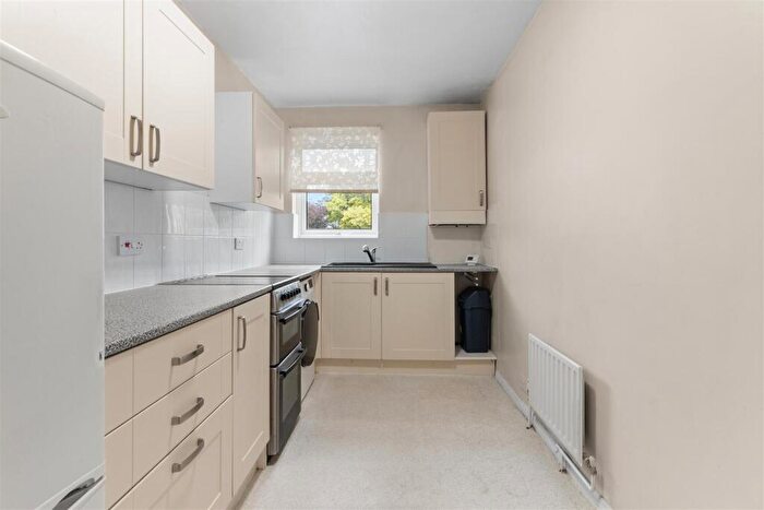 1 Bedroom Flat For Sale In Enys Road, Eastbourne, BN21