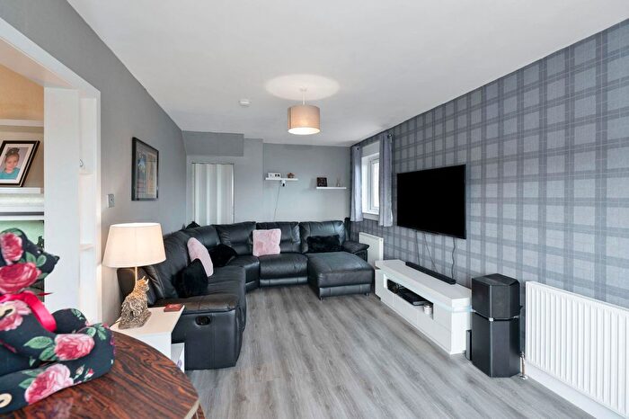 3 Bedroom Terraced House For Sale In Whitelaw Drive, Bathgate, West Lothian, EH48