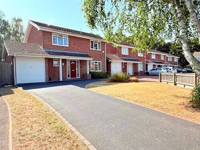 4 Bedroom Detached House For Sale In Mountbatten Drive, Ferndown, BH22