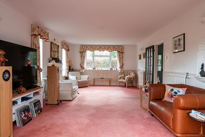 5 Bedroom Detached House For Sale In Duffield Lane, Stoke Poges, SL2