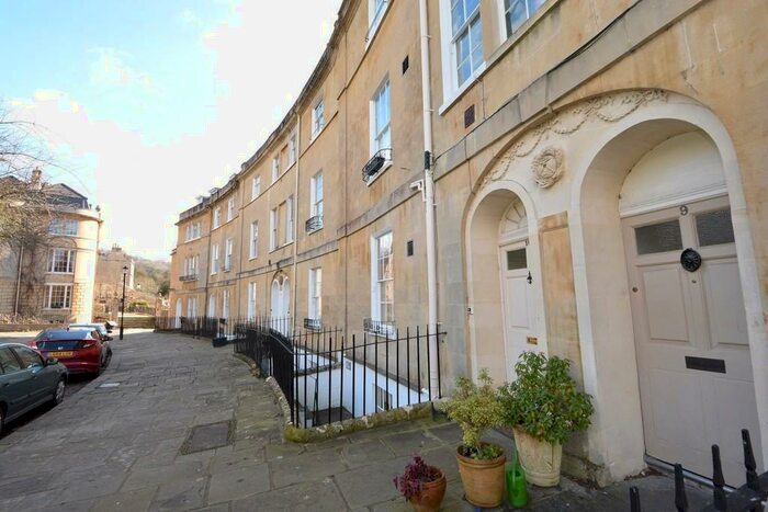 3 Bedroom Maisonette To Rent In Widcombe Crescent, Bath, BA2