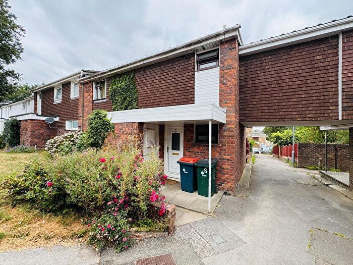 4 Bedroom End Of Terrace House For Sale In Webb Close, Crawley, RH11