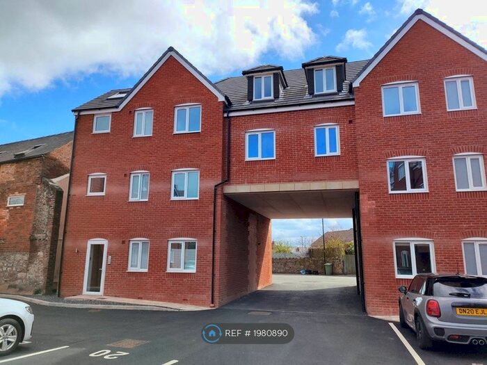2 Bedroom Flat To Rent In Oak Street, Oswestry, SY11