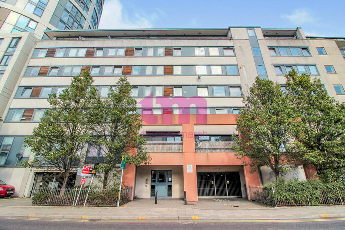 1 Bedroom Flat To Rent In Central House, Cambridge Road, IG11