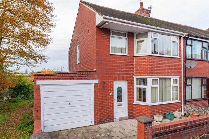 3 Bedroom End Of Terrace House For Sale In Briercliffe Road, Chorley, PR6