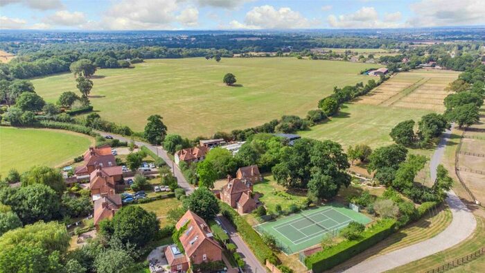 5 Bedroom Detached House For Sale In Billingbear Lane, Binfield, Bracknell, Berkshire, RG42