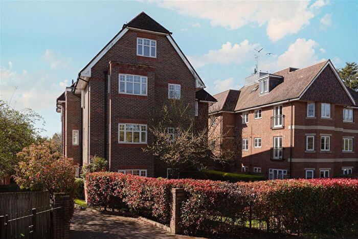 2 Bedroom Flat For Sale In Doods Road, Reigate, RH2