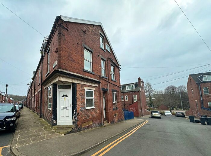 2 Bedroom Terraced House To Rent In Chiswick Street, Leeds, West Yorkshire, LS6