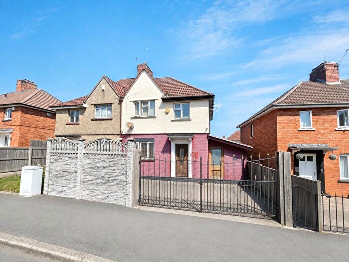 3 Bedroom Semi-Detached House To Rent In Ilminster Avenue, Bristol, Somerset, BS4