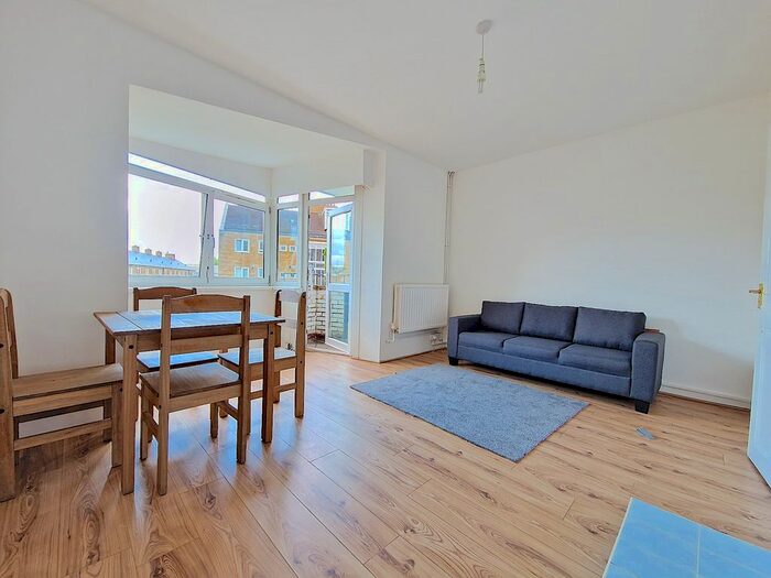4 Bedroom Maisonette To Rent In Burbage Close, Borough/Elephant &amp; Castle, London, SE1