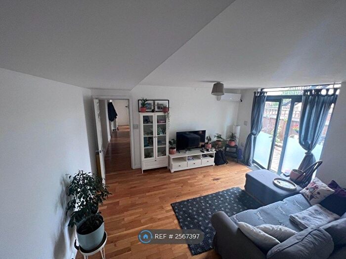 2 Bedroom Flat To Rent In London, London, SE10