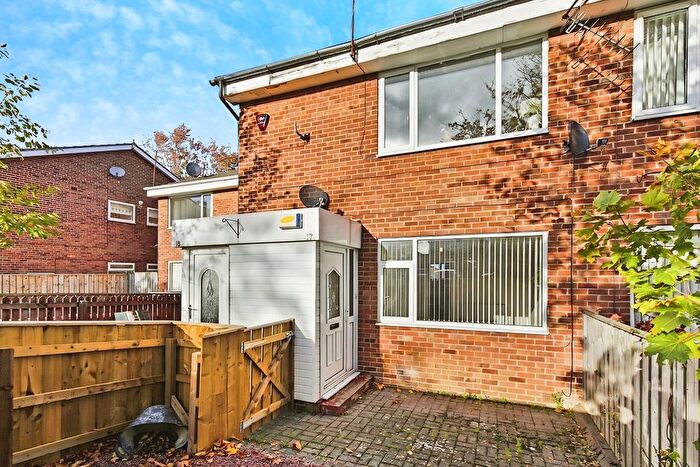 2 Bedroom Flat To Rent In Greenacres Road, Consett, Durham, DH8