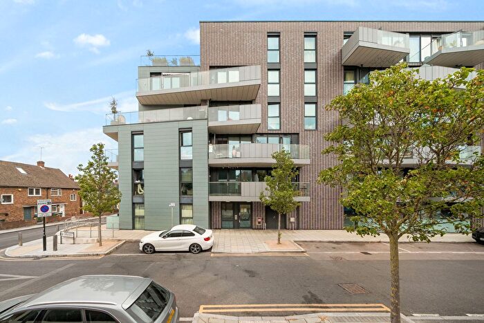 1 Bedroom Flat For Sale In Hawthorne Crescent, Greenwich, SE10