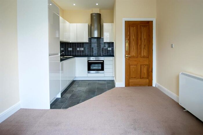 2 Bedroom Apartment To Rent In Cathedral Road, Cardiff, CF11
