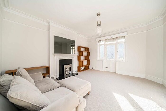 2 Bedroom Flat To Rent In Delaware Road, London, W9