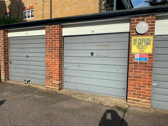 Parking/garage To Rent In Freeland Park, Holders Hill Road, London, NW4