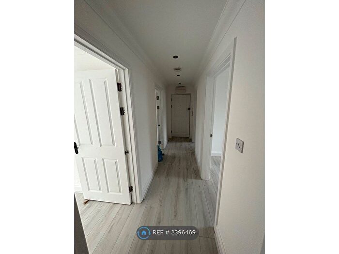 2 Bedroom Flat To Rent In Taverners Way, Hoddesdon, EN11