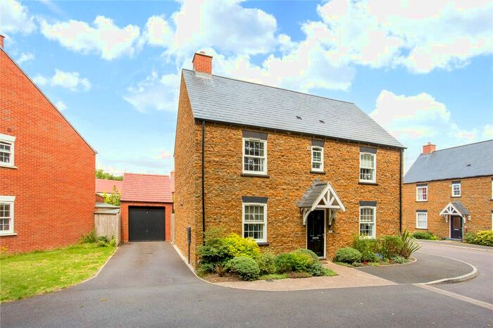 4 Bedroom Detached House For Sale In Daedas View, Deddington, Banbury, Oxfordshire, OX15