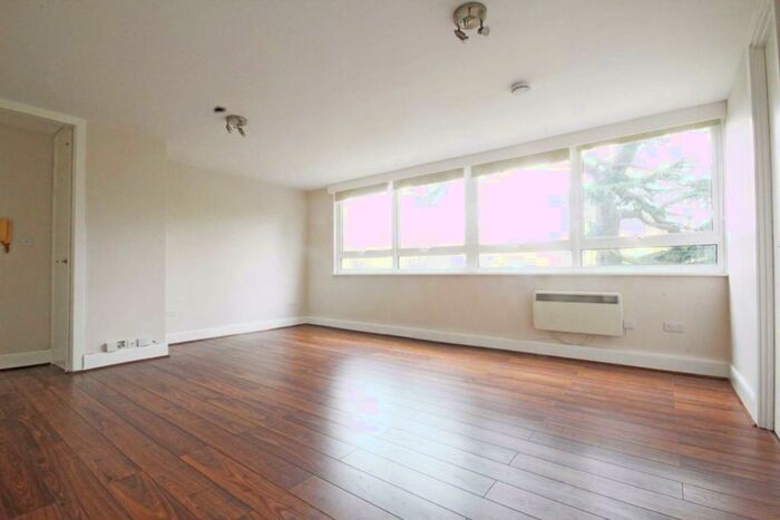 Studio To Rent In Hornsey Lane, Highgate, N6