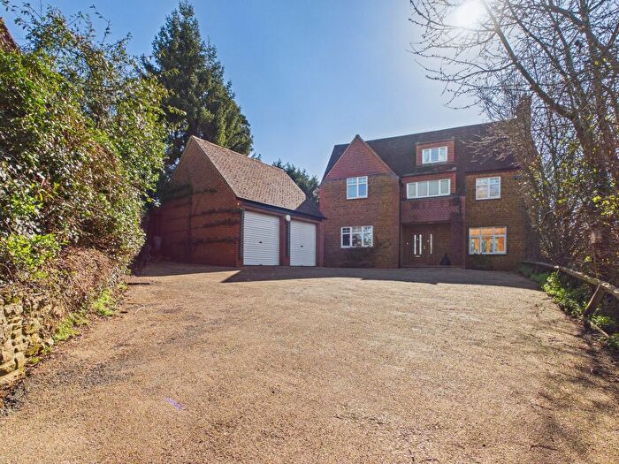 5 Bedroom Detached House For Sale In Green End, Northampton, NN2