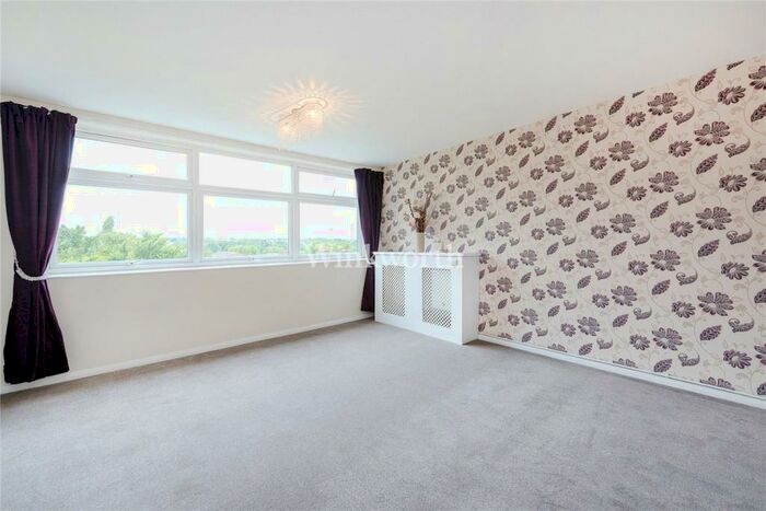 2 Bedroom Apartment To Rent In Magnolia Court, Nether Street, London, N3