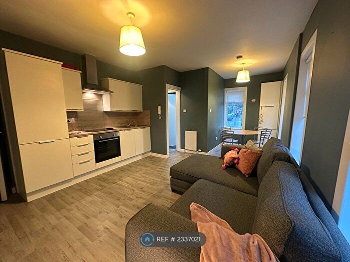 1 Bedroom Flat To Rent In Westercraigs, Glasgow, G31