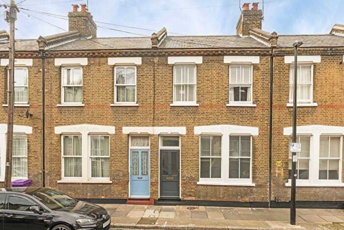 3 Bedroom Property To Rent In Senrab Street, Stepney, E1