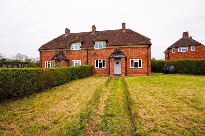 3 Bedroom Semi-Detached House For Sale In Haughton, Retford, DN22