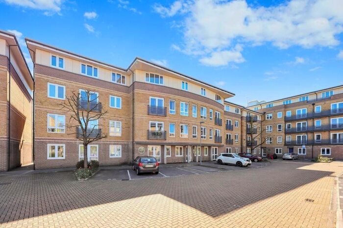 1 Bedroom Flat To Rent In Rosegate House, Hereford Road, Bow, Bromly By Bow, Mile End, London, E3