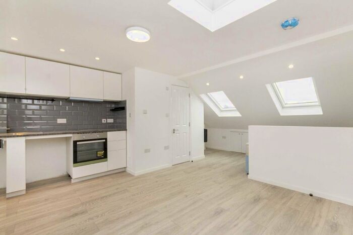 1 Bedroom Flat To Rent In Bear Road, Feltham, TW13