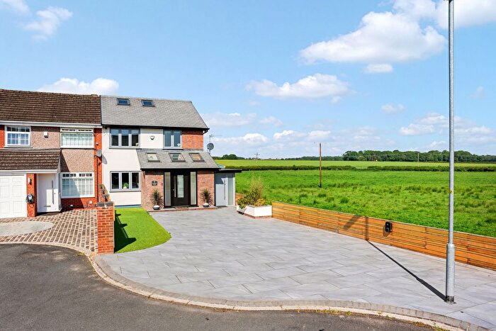 4 Bedroom Semi-Detached House For Sale In Ellwood Close, Hale Village, L24