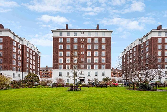 3 Bedroom Flat To Rent In North End House, Fitzjames Avenue, London, W14