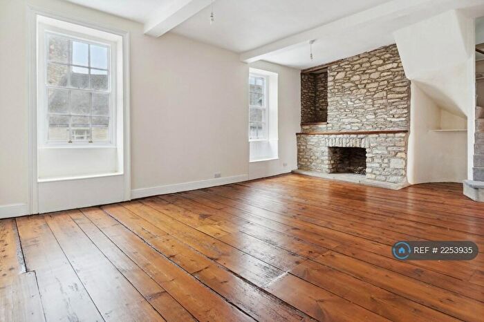 3 Bedroom Flat To Rent In West End, Witney, OX28
