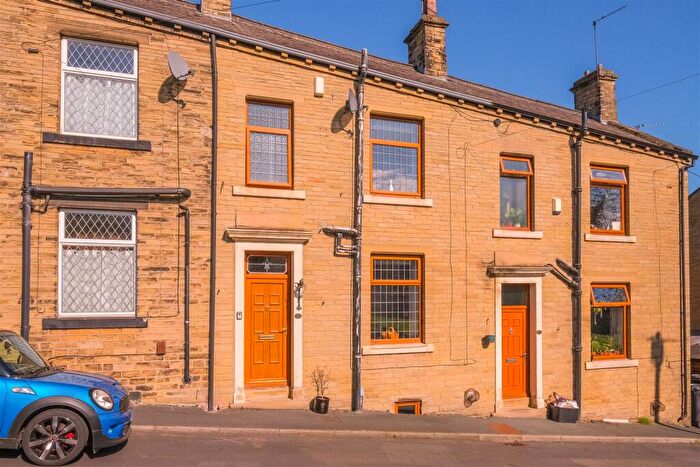 1 Bedroom Terraced House For Sale In Firth Avenue, Brighouse, HD6