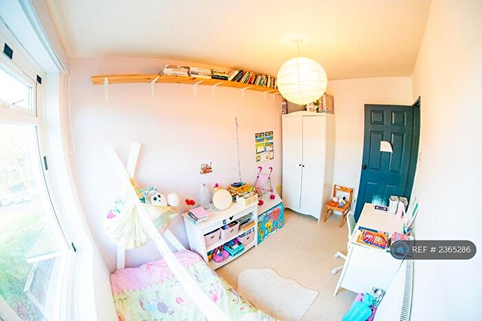 2 Bedroom Flat To Rent In Carlton Court, Southampton, SO15