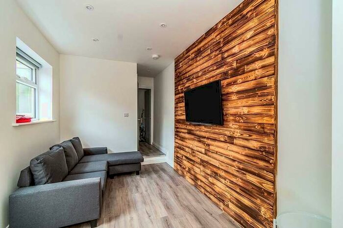 5 Bedroom Property To Rent In Collingwood Road, Southsea, PO5